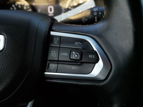 Used 2022 Jeep Compass Limited image 25