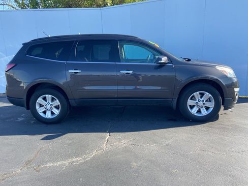 Used 2014 Chevrolet Traverse LT image 17