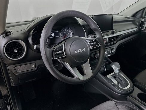 Used 2024 Kia Forte LXS w/ LXS Technology Package image 9