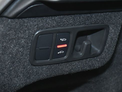 Used 2020 Lamborghini Urus AWD/4WD image 74