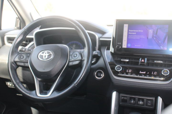 Certified 2023 Toyota Corolla Cross XLE w/ Convenience Package FWD image 24