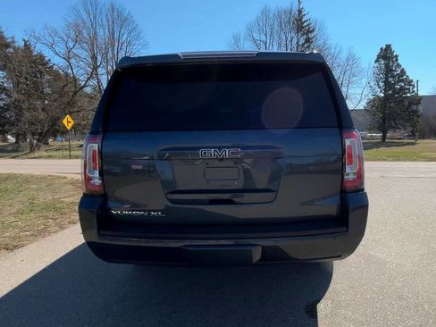 Used 2019 GMC Yukon XL SLT w/ Graphite Performance Edition image 6