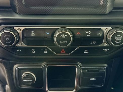 Used 2022 Jeep Wrangler Unlimited Sport image 14