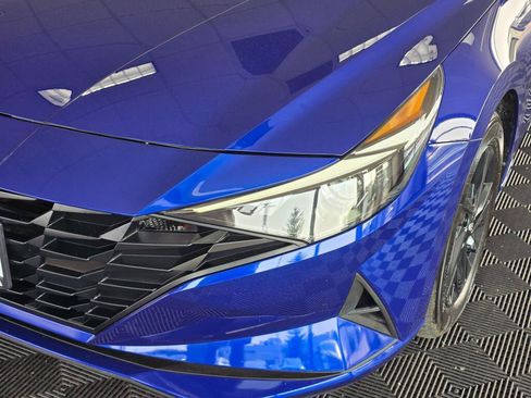 Used 2023 Hyundai Elantra Blue FWD image 9