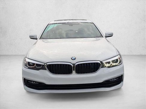Used 2018 BMW 530i w/ Premium Package image 2
