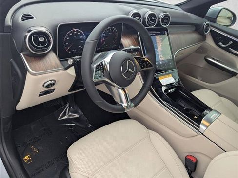 Used 2026 Mercedes-Benz GLC 300 4MATIC image 3