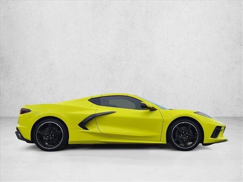 Used 2022 Chevrolet Corvette Stingray Preferred Cpe w/ Z51 Performance Package RWD image 4