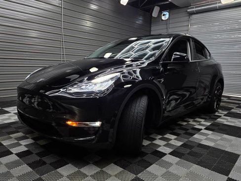 Used 2022 Tesla Model Y Long Range AWD/4WD image 39