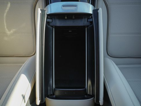 New 2026 Mercedes-Benz C 300 4MATIC Sedan image 23