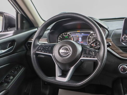 Used 2024 Nissan Altima 2.5 SV image 12