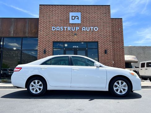 Used 2011 Toyota Camry LE w/ LE Extra-Value Pkg FWD image 7