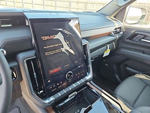 New 2026 GMC Yukon Denali w/ Sun & Power Step Package image 17