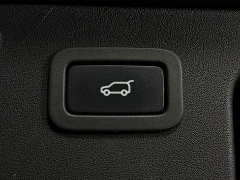 Certified 2019 Land Rover Discovery Sport HSE image 18