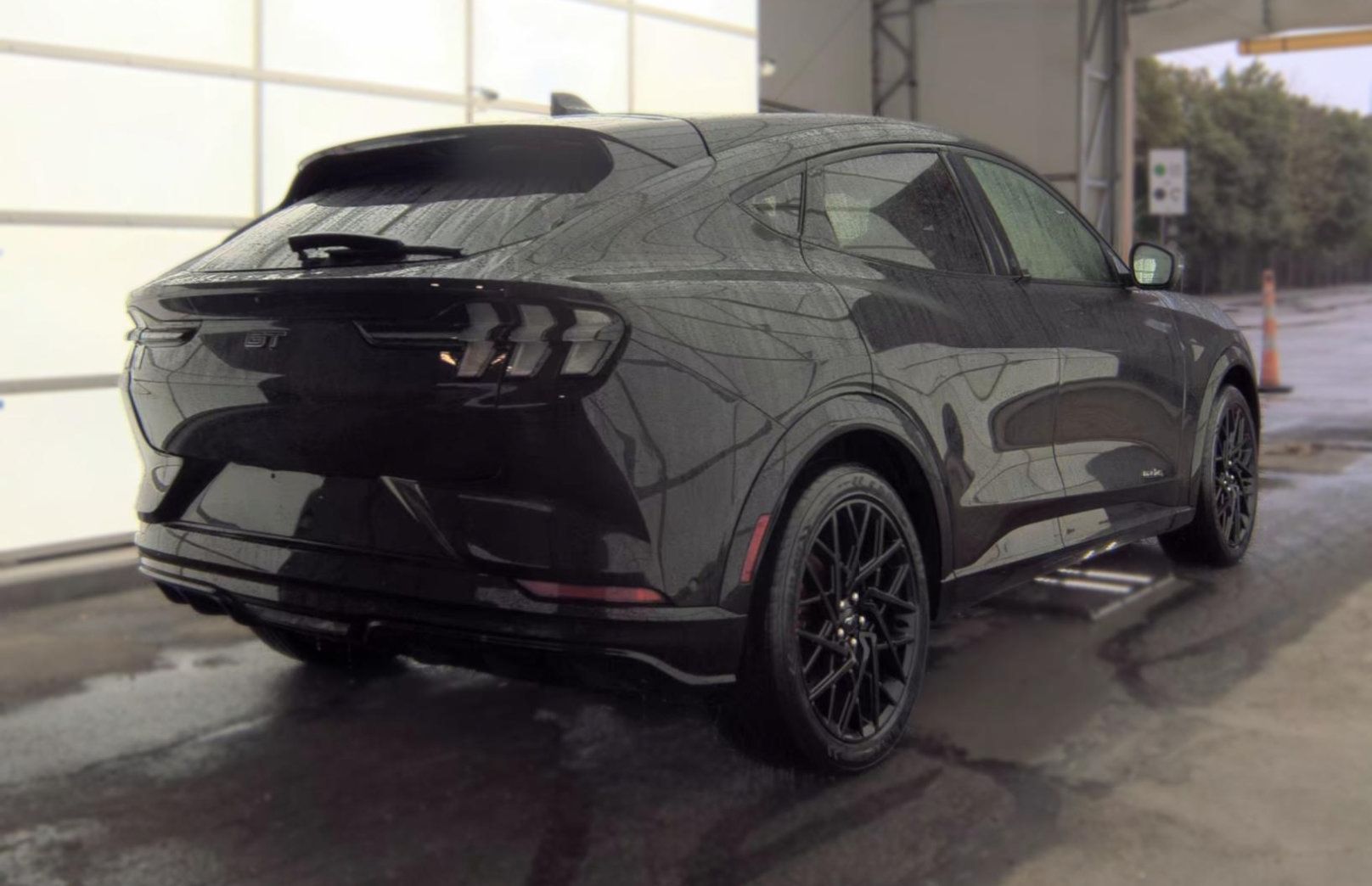 Used 2023 Ford Mustang Mach-E GT w/ GT Performance Edition AWD/4WD image 4