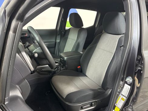 Used 2023 Toyota Tacoma TRD Off-Road AWD/4WD image 23