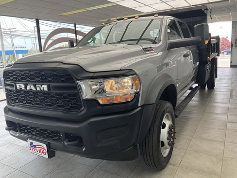 Used 2019 RAM 5500 Tradesman w/ Payload Upgrade Package AWD/4WD image 3