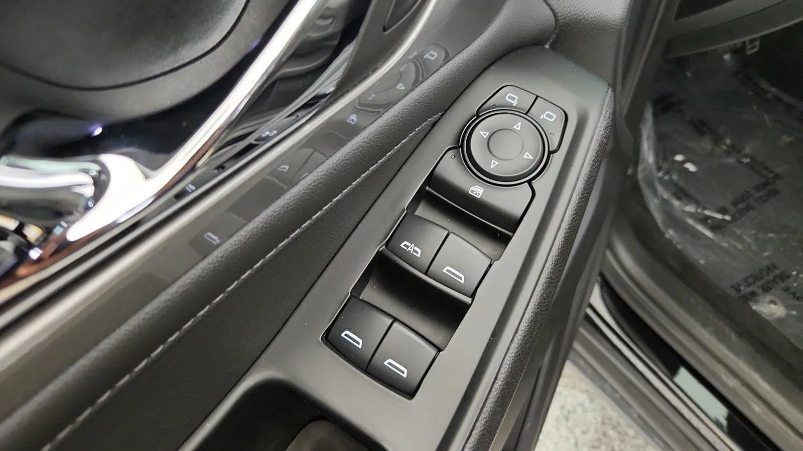 Used 2023 Chevrolet Traverse LT FWD image 29