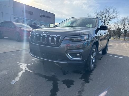 Used 2022 Jeep Cherokee Limited image 3