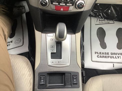 Used 2010 Subaru Outback 2.5i Premium image 35