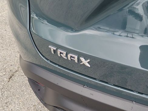 Used 2025 Chevrolet Trax LS FWD image 7