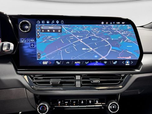 Used 2024 Chevrolet Equinox EV RS FWD image 11