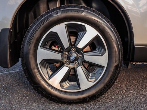 Used 2018 Subaru Forester 2.5i Premium w/ All-Weather Package image 7