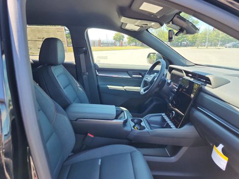 New 2026 GMC Terrain AT4 w/ Convenience Package III AWD/4WD image 6