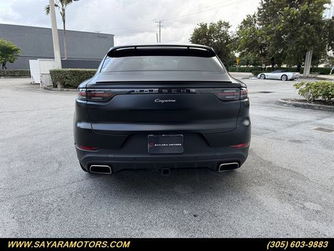 Used 2021 Porsche Cayenne Coupe image 14