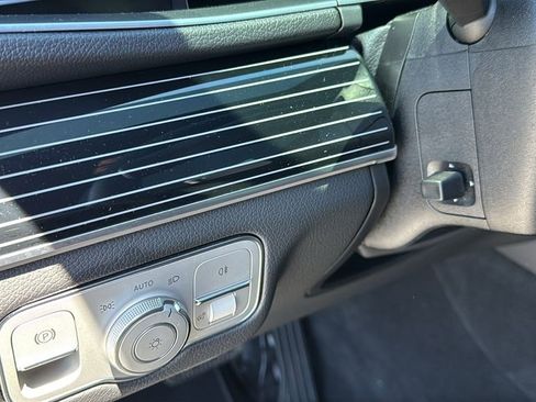 Certified 2025 Mercedes-Benz GLE 450 4MATIC image 32