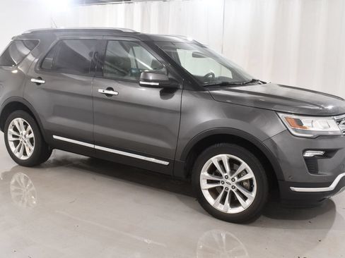 Used 2018 Ford Explorer Limited w/ Equipment Group 301A AWD/4WD image 5