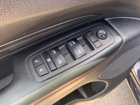 Used 2025 Dodge Durango GT RWD image 13