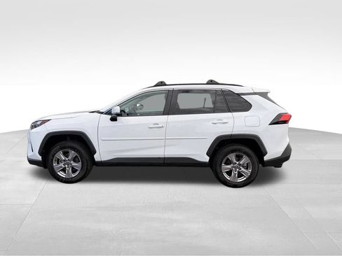 Used 2023 Toyota RAV4 XLE AWD/4WD image 4