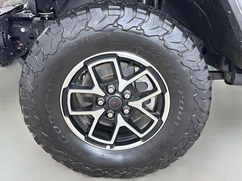 Used 2024 Jeep Wrangler Rubicon w/ Capability Package image 17
