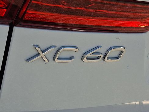 Certified 2023 Volvo XC60 B5 Plus w/ Climate Package AWD/4WD image 29