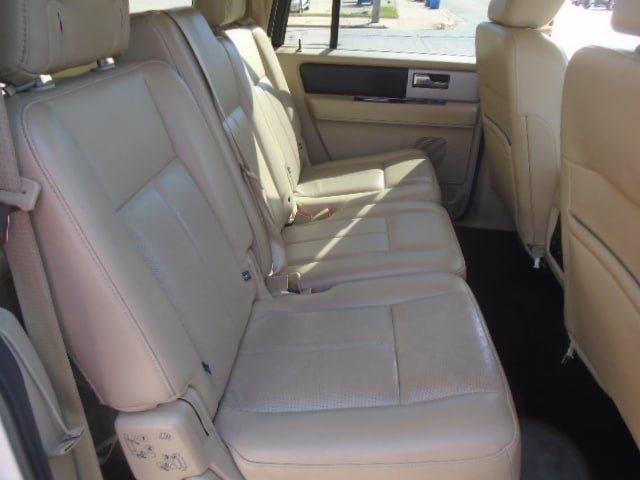 Used 2017 Ford Expedition EL XLT w/ Equipment Group 202A AWD/4WD image 6