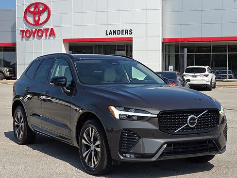 Used 2024 Volvo XC60 B5 Core AWD/4WD image 1