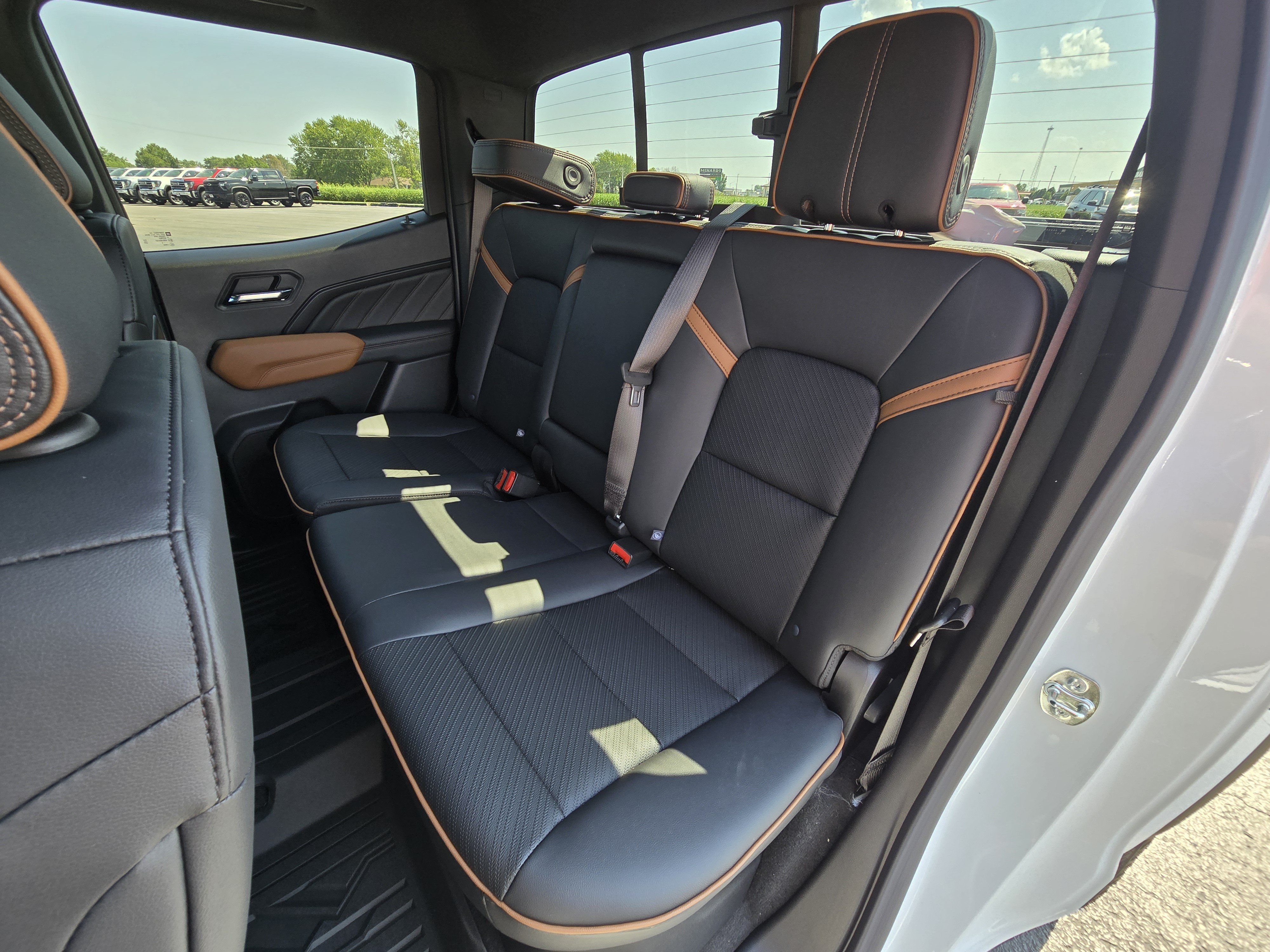 New 2026 GMC Canyon AT4 w/ Technology Plus Package AWD/4WD image 16