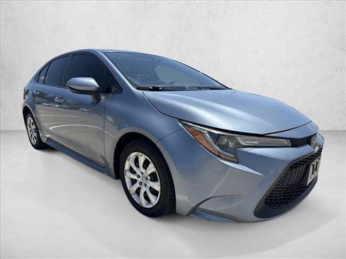 Used 2020 Toyota Corolla LE FWD image 3