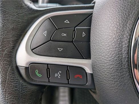 Used 2018 Jeep Renegade Latitude w/ Cold Weather Group image 19