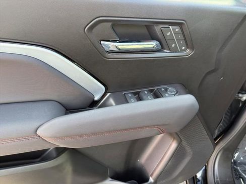 Used 2025 Chevrolet Colorado Z71 w/ Technology Package image 22