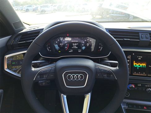 New 2025 Audi Q3 2.0T Premium image 8
