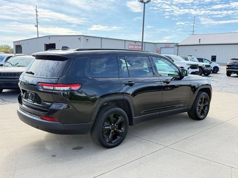 Used 2024 Jeep Grand Cherokee L Limited w/ Black Appearance Package AWD/4WD image 7