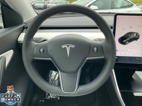 Used 2021 Tesla Model Y Long Range image 38
