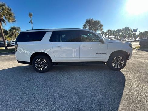 New 2026 Chevrolet Suburban Z71 w/ Z71 Off-Road Package AWD/4WD image 8