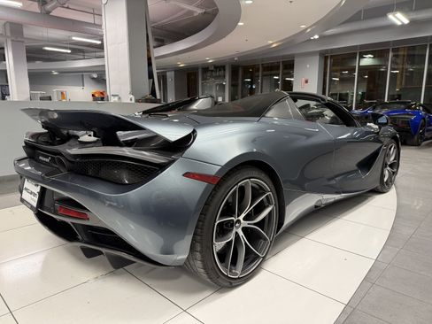 Used 2020 McLaren 720S Spider image 4