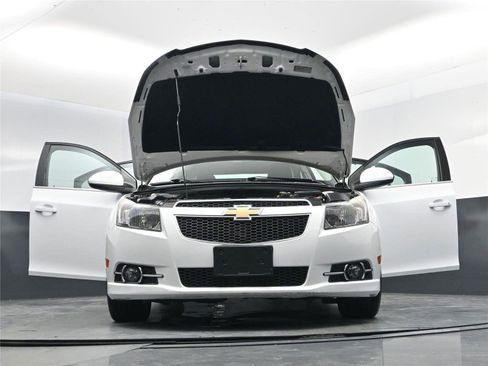 Used 2013 Chevrolet Cruze LT w/ RS Package image 24