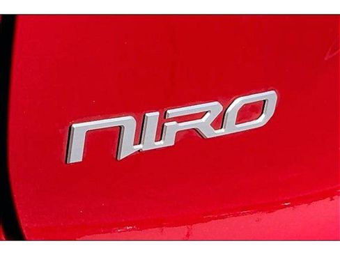 Used 2024 Kia Niro LX FWD image 8