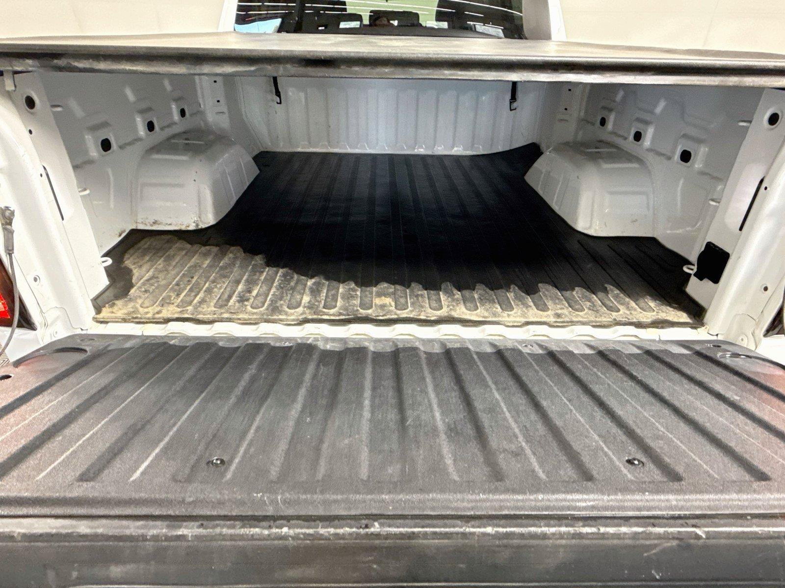Used 2025 GMC Sierra 1500 SLE AWD/4WD image 18