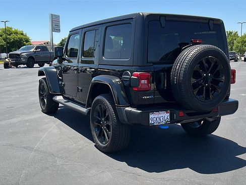Used 2023 Jeep Wrangler Unlimited Sahara AWD/4WD image 5