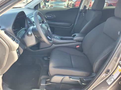Used 2018 Honda HR-V LX image 3